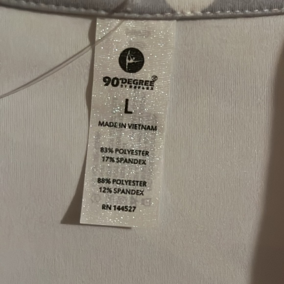 NWT women’s white camo jacket - Picture 3 of 5